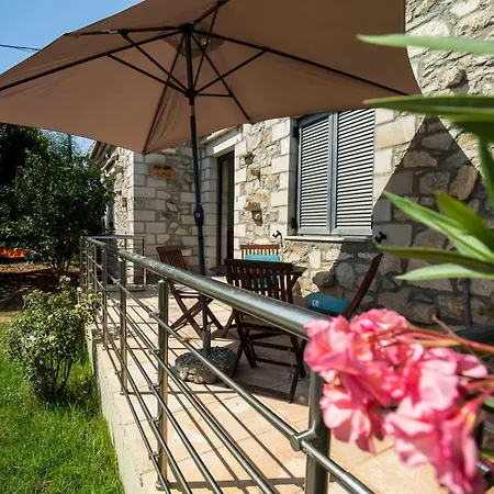 Zouri Apartments Kíssamos Dış mekan fotoğraf